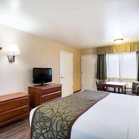 Surestay Hotel By Best Western פרנלי מראה חיצוני תמונה