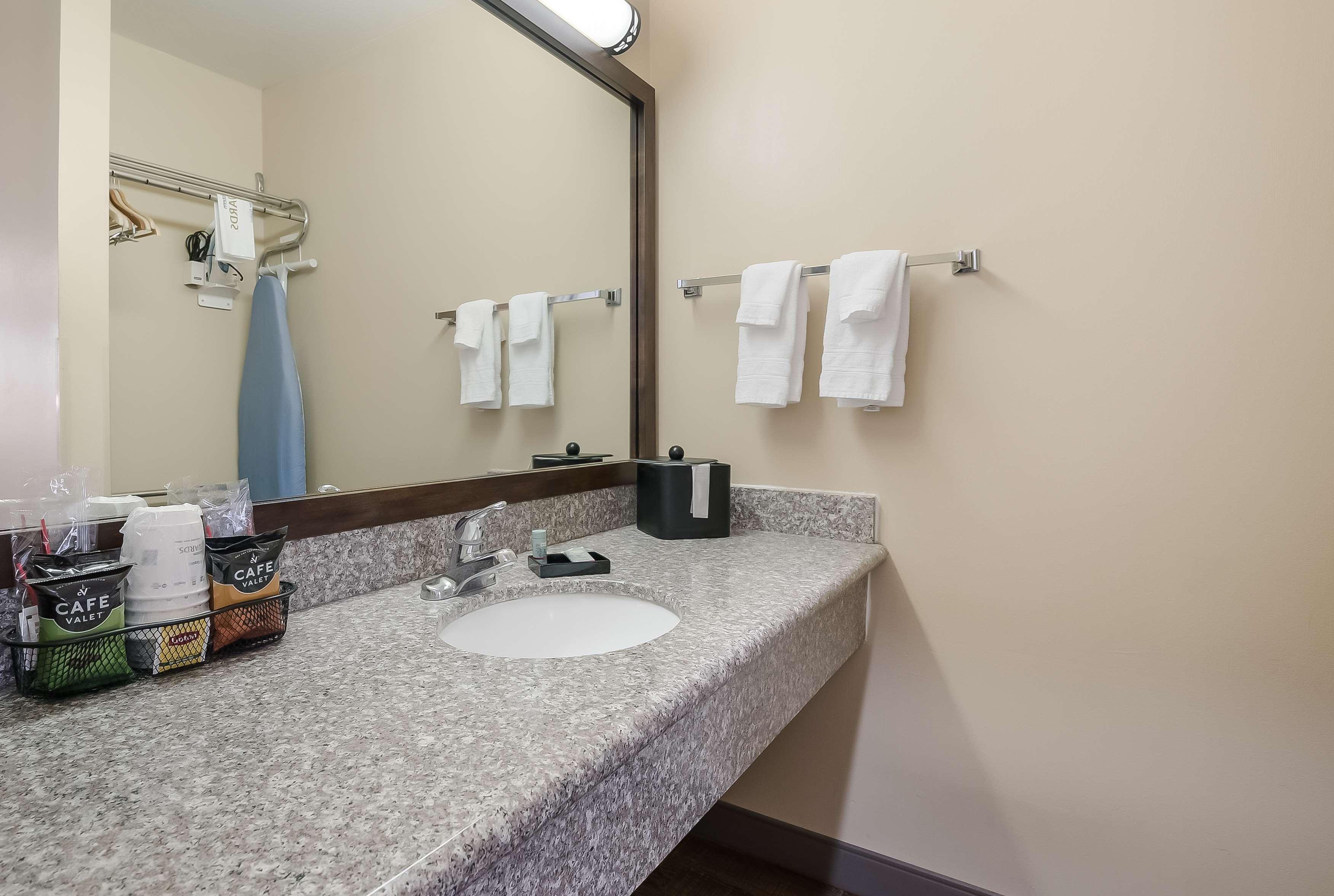 Surestay Hotel By Best Western פרנלי מראה חיצוני תמונה